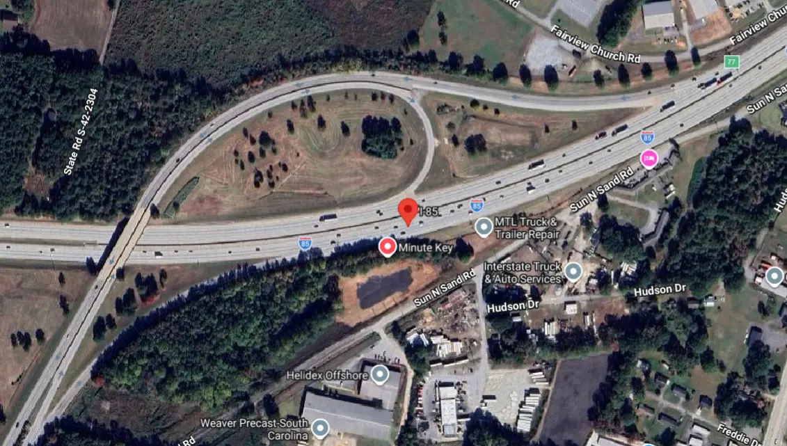 Multi-Vehicle Crash Shuts Down I-85 in Atlanta Multi-Vehicle Crash Shuts Down I-85 in Atlanta