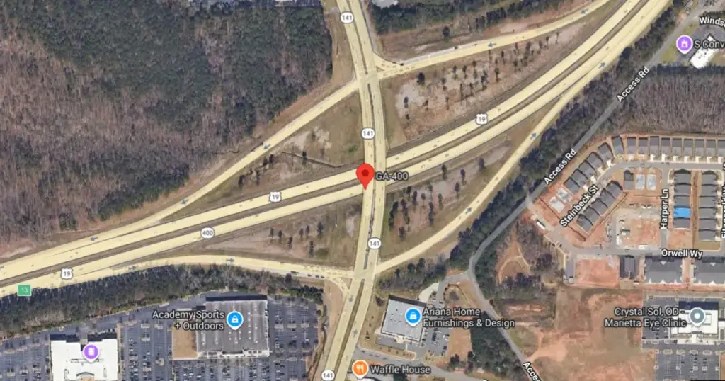 Serious Crash Closes GA-400 Southbound in Atlanta Area, Traffic Diverted in Sandy Springs Serious Crash Closes GA-400 Southbound in Atlanta Area, Traffic Diverted in Sandy Springs