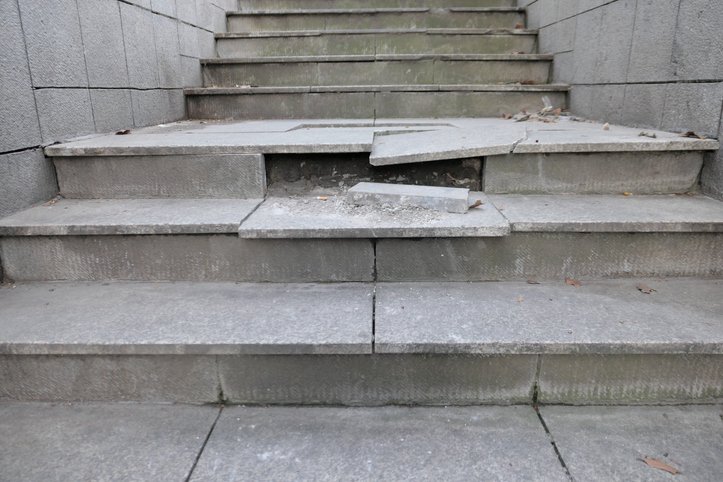 Premises Liability Attorney in Atlanta, GA | Call 678-310-2827 for free consultation.